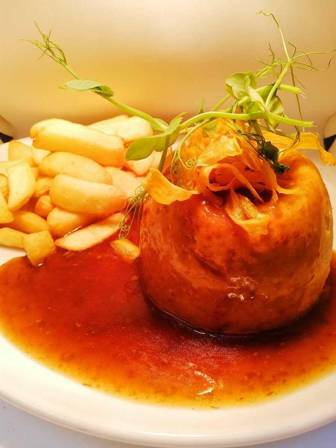 The Liverpool Arms Hotel 보마리스 외부 사진