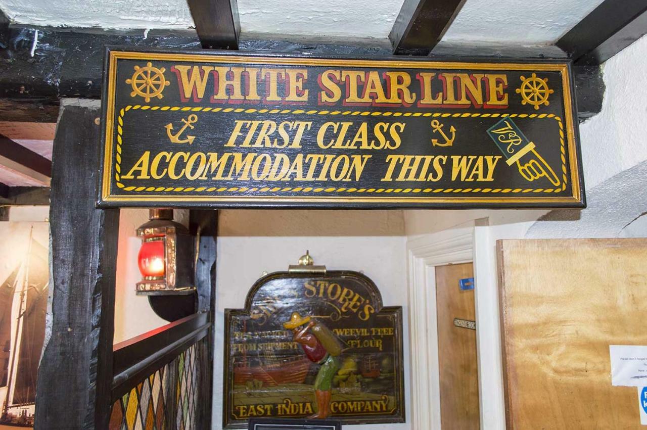 The Liverpool Arms Hotel 보마리스 외부 사진